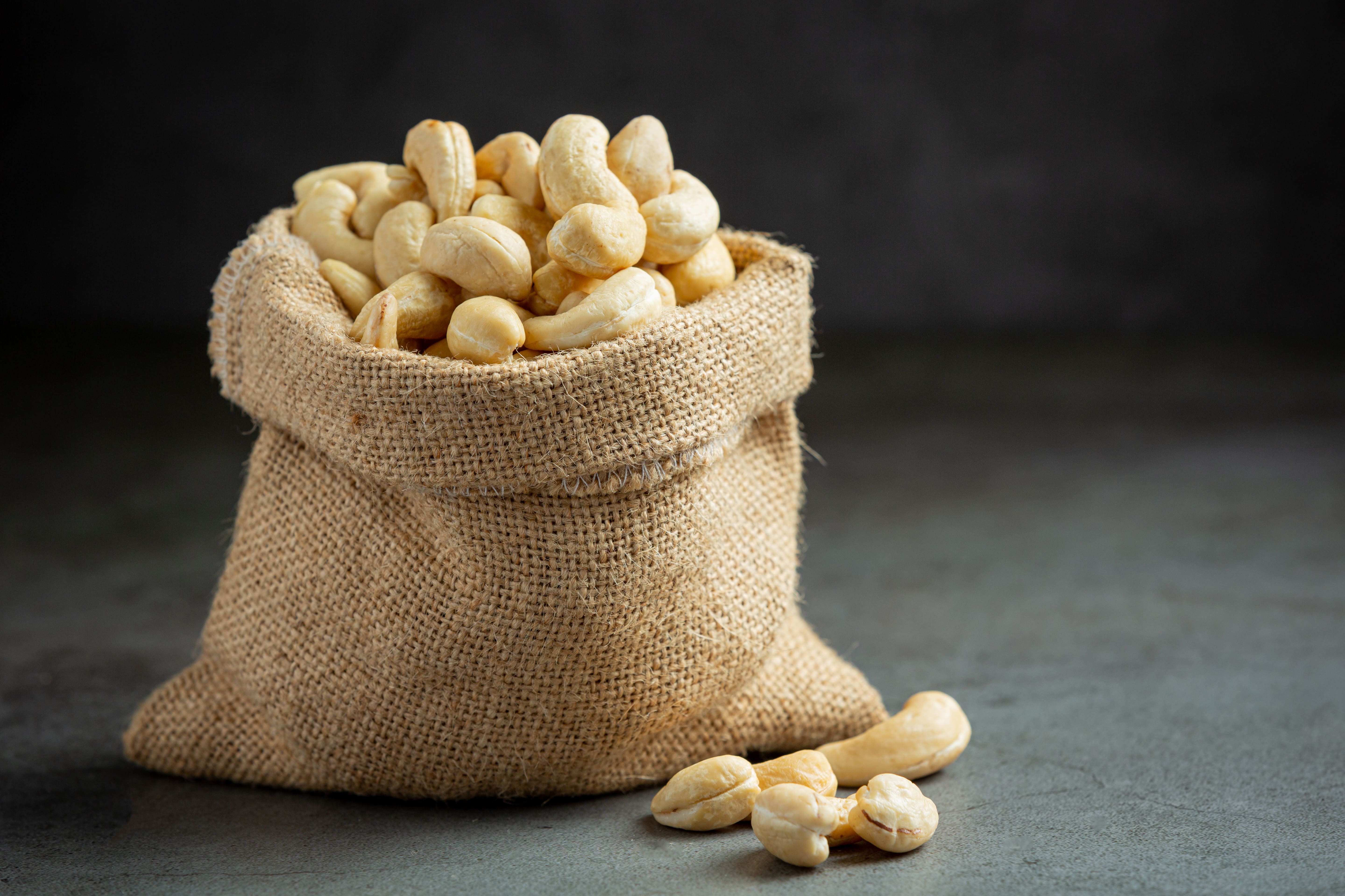 Cashew suppliers In India, Cashew Suppliers In India, Aaditya Traders Suppliers In India, Best Cashew Suppliers In India, Best Suppliers In India, Premium Suppliers In India, Cashew Supplier In India